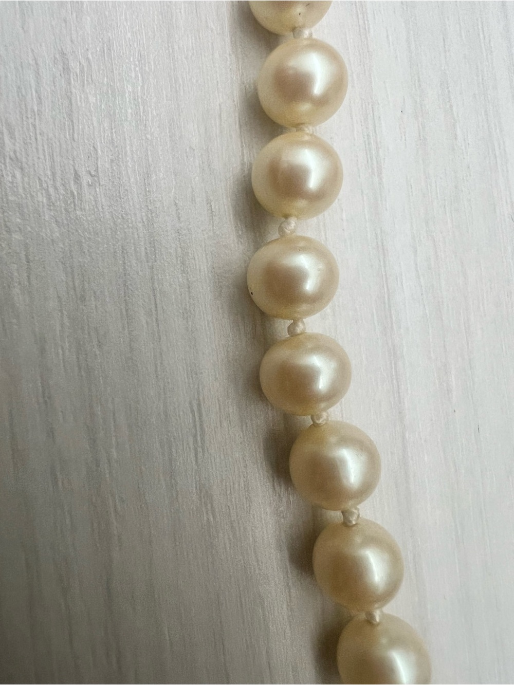 Classic Cream Pearl Necklace - Elegant Women's Jewelry - Picture 7 of 9
